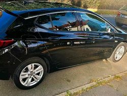 Schwarz Gebraucht 2018 Opel Astra Kleinwagen | 8.500 € (Etwas zu teuer)
