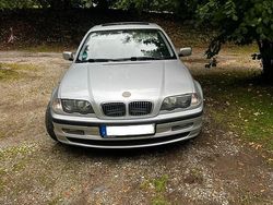 Silber Gebraucht 2001 BMW 320 Sport Line Limousine | 950 € (Superpreis)