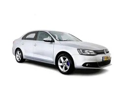 Grau Gebraucht 2013 VW Jetta Hybrid Highline Limousine | 6.445 €