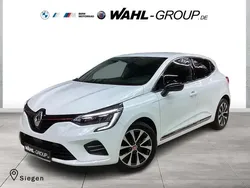 Weiß Gebraucht 2021 Renault Clio V Intens Limousine | 14.890 € (Fairer Preis)