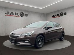 Braun Gebraucht 2016 Opel Astra Innovation Kleinwagen | 8.900 € (Etwas zu teuer)
