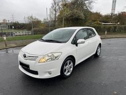 Weiß Gebraucht 2012 Toyota Auris Design Limousine | 6.400 € (Fairer Preis)
