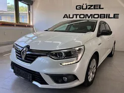 Weiß Gebraucht 2017 Renault Mégane IV LIMITED Deluxe Limousine | 11.980 € (Guter Preis)