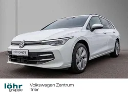 Pure white Gebraucht 2024 VW Golf VIII Life Kombi | 25.580 € (Etwas zu teuer)