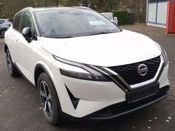 Weiß schwarz Gebraucht 2022 Nissan Qashqai SUV | 23.800 € (Fairer Preis)