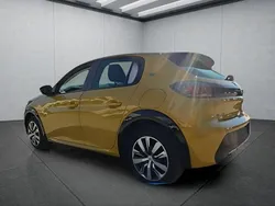 Gelb Gebraucht 2022 Peugeot e-208 Kleinwagen | 18.149 € (Fairer Preis)