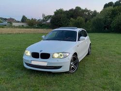 Weiß Gebraucht 2012 BMW 116 Sport Line Kleinwagen | 12.800 €