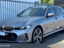 Grau Gebraucht 2023 BMW 330e M Sport Limousine | 42.999 € (Fairer Preis)