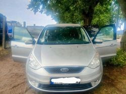 Grau Gebraucht 2009 Ford Galaxy Ghia Van / Kleinbus | 4.100 € (Fairer Preis)