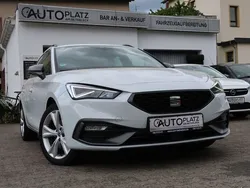 Weiß Gebraucht 2023 Seat Leon FR Limousine | 26.500 € (Etwas zu teuer)