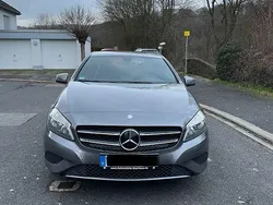 Silber Gebraucht 2015 Mercedes A180 Style Limousine | 9.999 € (Guter Preis)