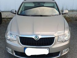 Silber Gebraucht 2010 Skoda Superb Ambition Kombi | 8.000 € (Fairer Preis)