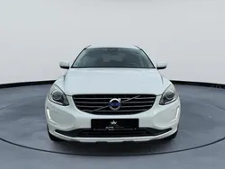 Weiß Gebraucht 2016 Volvo XC60 SUV | 17.990 € (Fairer Preis)
