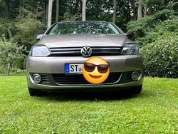 Braun Gebraucht 2011 VW Golf Plus Cross Van / Kleinbus | 7.999 € (Teuer)