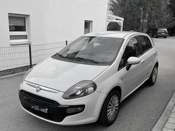Weiß Gebraucht 2011 Fiat Grande Punto Kleinwagen | 2.750 € (Etwas zu teuer)