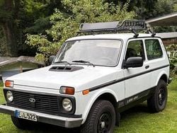 Weiß Gebraucht 2013 Lada niva SUV | 6.990 € (Fairer Preis)