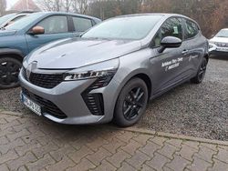 Grau Gebraucht 2025 Renault Clio V Evolution Limousine | 18.300 € (Fairer Preis)