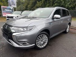 Grau Gebraucht 2019 Mitsubishi Outlander P-HEV Intro Edition SUV | 16.800 € (Guter Preis)