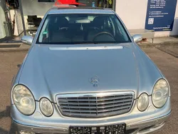 Silber Gebraucht 2002 Mercedes E320 Elegance Limousine | 9.900 €
