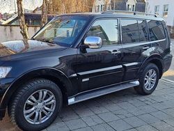 Pianoschwarz (p) Gebraucht 2014 Mitsubishi Pajero Edition SUV | 27.499 € (Teuer)