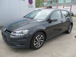 Uranograu Gebraucht 2018 VW Golf VII Trendline Limousine | 10.970 € (Fairer Preis)