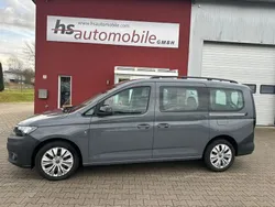 Grau Gebraucht 2023 VW Caddy Maxi Van / Kleinbus | 29.999 € (Fairer Preis)
