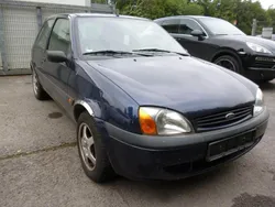 Blau Gebraucht 2000 Ford Fiesta Kleinwagen | 490 € (Guter Preis)