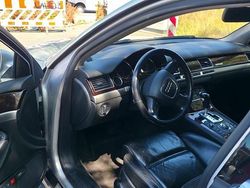 Silber Gebraucht 2006 Audi A8 Limousine | 4.000 €