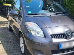 Grau Gebraucht 2011 Toyota Yaris Kleinwagen | 4.150 € (Fairer Preis)