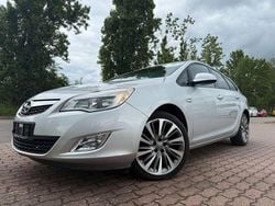 Silber Gebraucht 2011 Opel Astra Design Edition Kombi | 3.298 € (Superpreis)