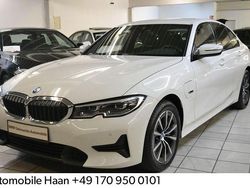 Alpinweiss iii Gebraucht 2021 BMW 330e Sport Line Limousine | 18.800 € (Fairer Preis)