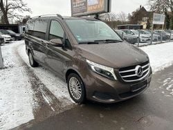 Braun Gebraucht 2018 Mercedes V220 Edition Van / Kleinbus | 31.980 € (Fairer Preis)