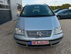 Silber Gebraucht 2005 VW Sharan Sportline Van / Kleinbus | 5.980 € (Etwas zu teuer)