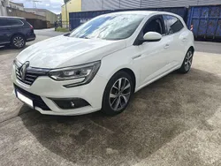 Weiß Gebraucht 2016 Renault Mégane III Bose Edition Limousine | 10.900 € (Teuer)