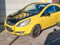 Gelb Gebraucht 2010 Opel Corsa Kleinwagen | 2.299 € (Fairer Preis)