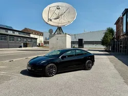 Schwarz Gebraucht 2022 Tesla Model 3 Performance Limousine | 36.250 € (Etwas zu teuer)