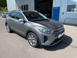 Grau Gebraucht 2024 Kia Stonic Vision SUV | 19.997 € (Fairer Preis)