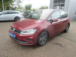 Rot Gebraucht 2018 VW Golf Sportsvan Comfortline Van / Kleinbus | 16.900 € (Guter Preis)