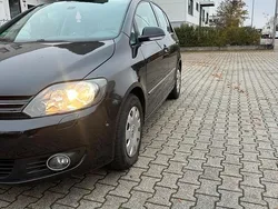 Schwarz Gebraucht 2011 VW Golf Plus Cross Van / Kleinbus | 6.350 € (Fairer Preis)