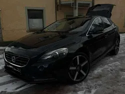 Schwarz Gebraucht 2015 Volvo V40 CC You! Kombi | 15.000 € (Teuer)