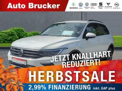Weiss Gebraucht 2021 VW Tiguan Life SUV | 28.670 € (Fairer Preis)