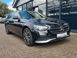 Schwarz Gebraucht 2022 Mercedes E300 Avantgarde Limousine | 27.490 € (Superpreis)