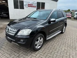 Schwarz Gebraucht 2009 Mercedes ML320 SUV | 8.950 € (Teuer)