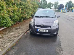 Grau Gebraucht 2011 Toyota Yaris Edition Kleinwagen | 3.600 € (Superpreis)