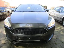 Grau Gebraucht 2017 Ford Focus Business Edition Kombi | 8.790 € (Guter Preis)