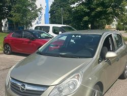 Beige Gebraucht 2009 Opel Corsa Innovation Kleinwagen | 2.300 € (Etwas zu teuer)