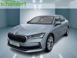 Pebble silber metallic (silber) metallic Gebraucht 2024 Skoda Superb Selection Limousine | 44.950 €