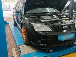 Schwarz Gebraucht 2002 Ford Mondeo ST Kombi | 6.000 €