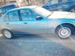 Blau Gebraucht 1995 BMW 318 Limousine | 950 €