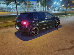Schwarz Gebraucht 2005 VW Golf V Kleinwagen | 2.800 € (Fairer Preis)